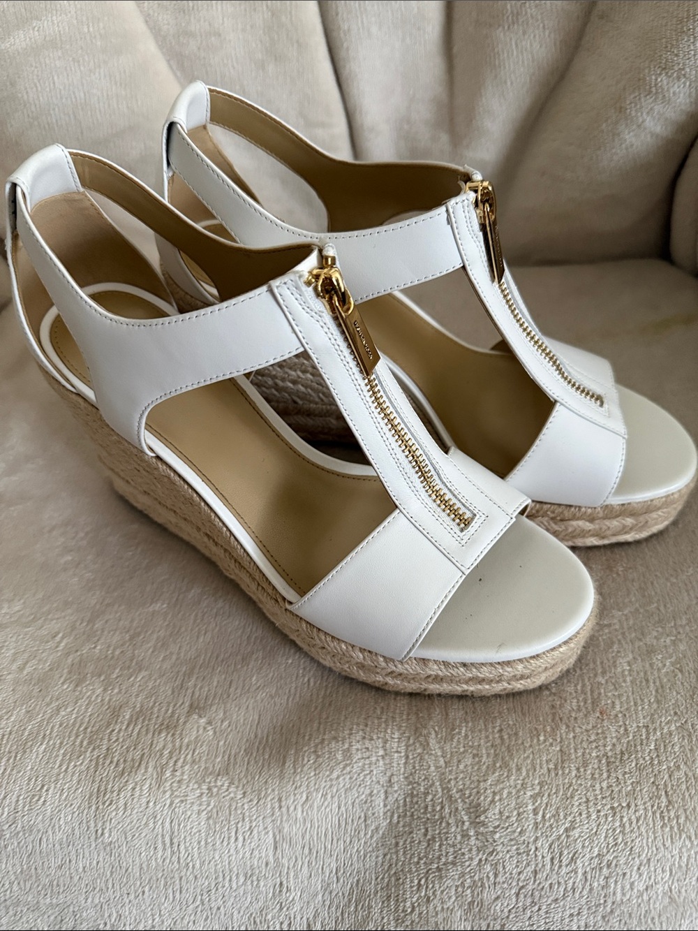 Michael kors Berkeley mid wedge 8.5    $50